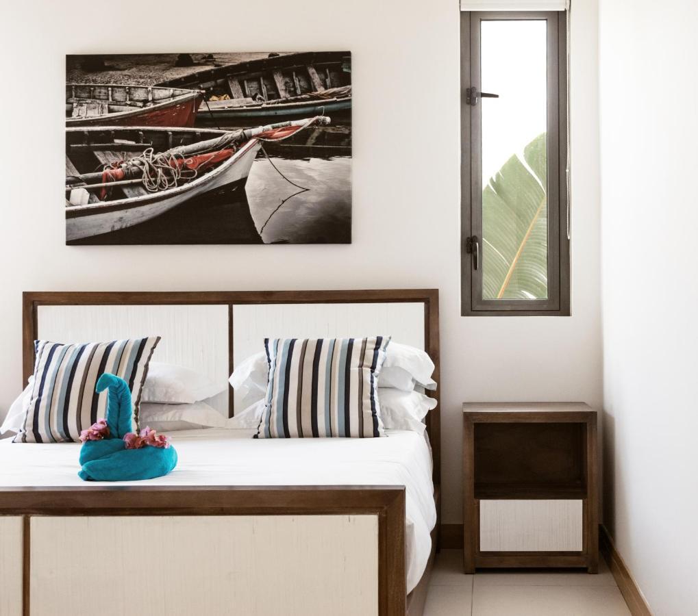 Cap Ouest By Horizon Holidays Flic-en-Flacq Exteriör bild