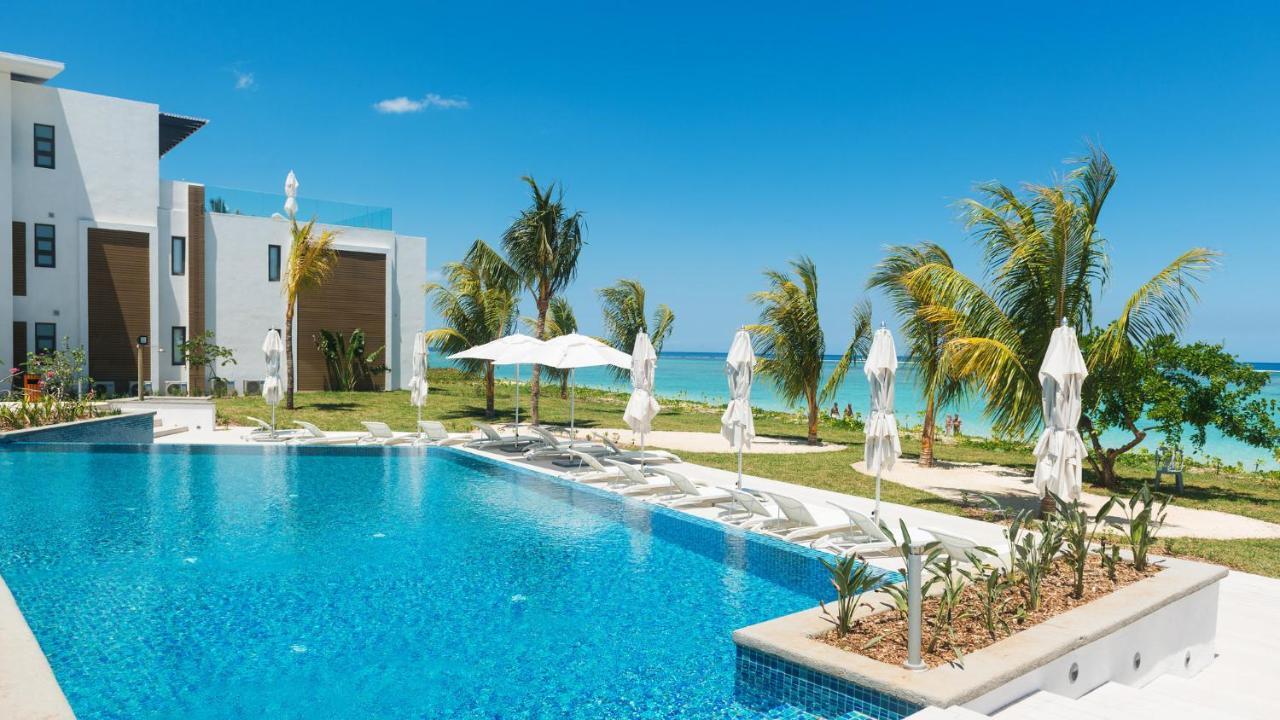 Cap Ouest By Horizon Holidays Flic-en-Flacq Exteriör bild