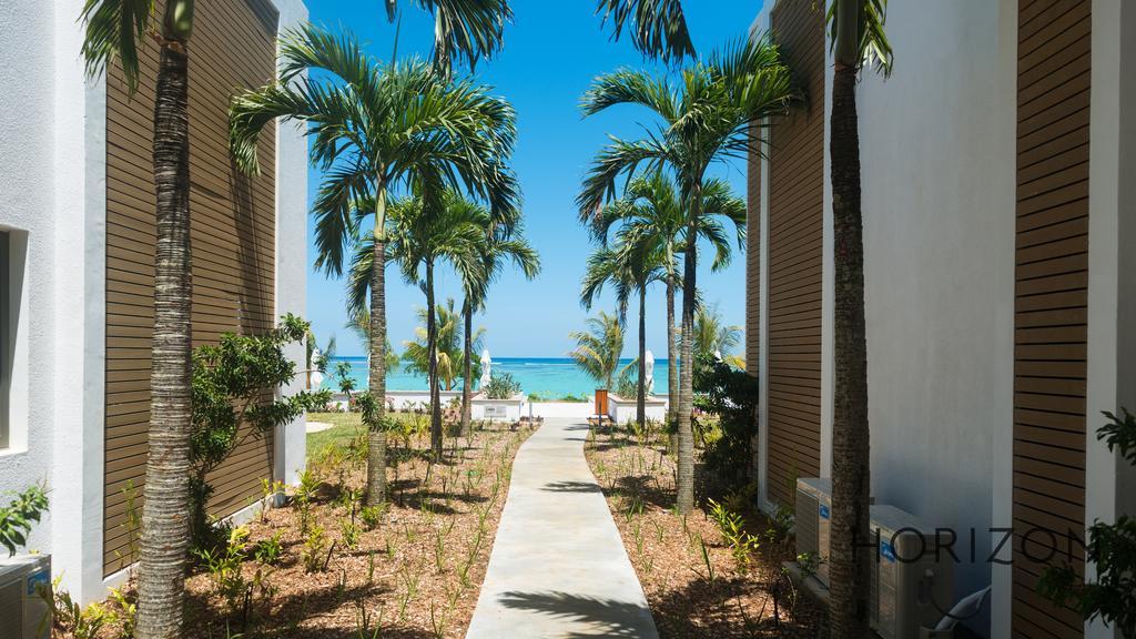 Cap Ouest By Horizon Holidays Flic-en-Flacq Exteriör bild