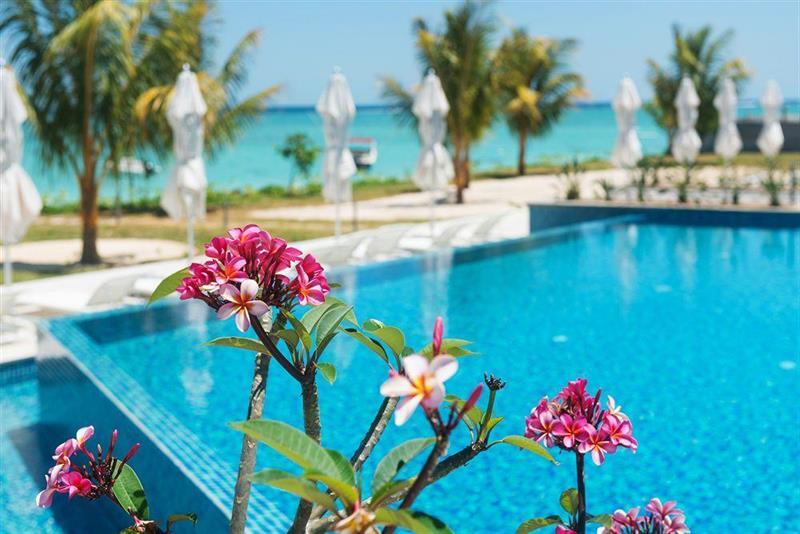 Cap Ouest By Horizon Holidays Flic-en-Flacq Exteriör bild